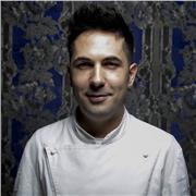 Chef italiano offre lezioni private di cucina: Direttamente da casa vostra potrete apprendere un percorso culinario che prevede tutto il meglio della cucina gourmet studiata dallo chef Mauro in base alle vostre preferenze, facendo diventare le vostra cene